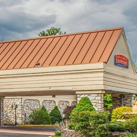Fairbridge Inn & Suites Poconos Страудсберг Экстерьер фото