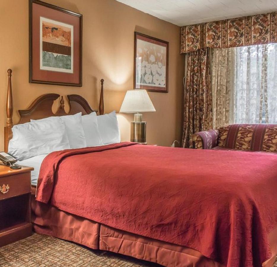 Fairbridge Inn & Suites Poconos Страудсберг Экстерьер фото