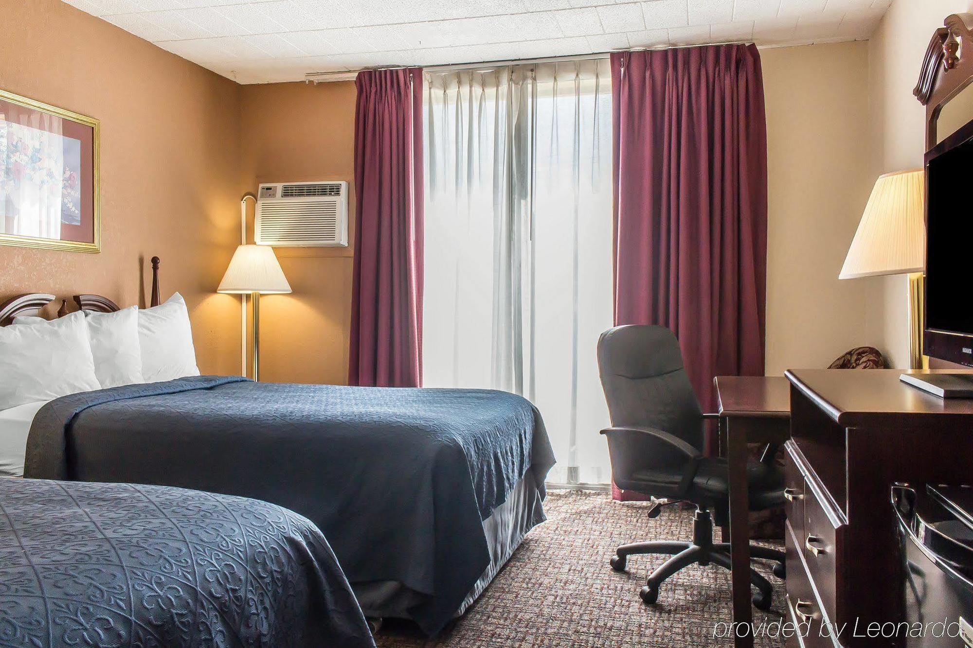 Fairbridge Inn & Suites Poconos Страудсберг Экстерьер фото