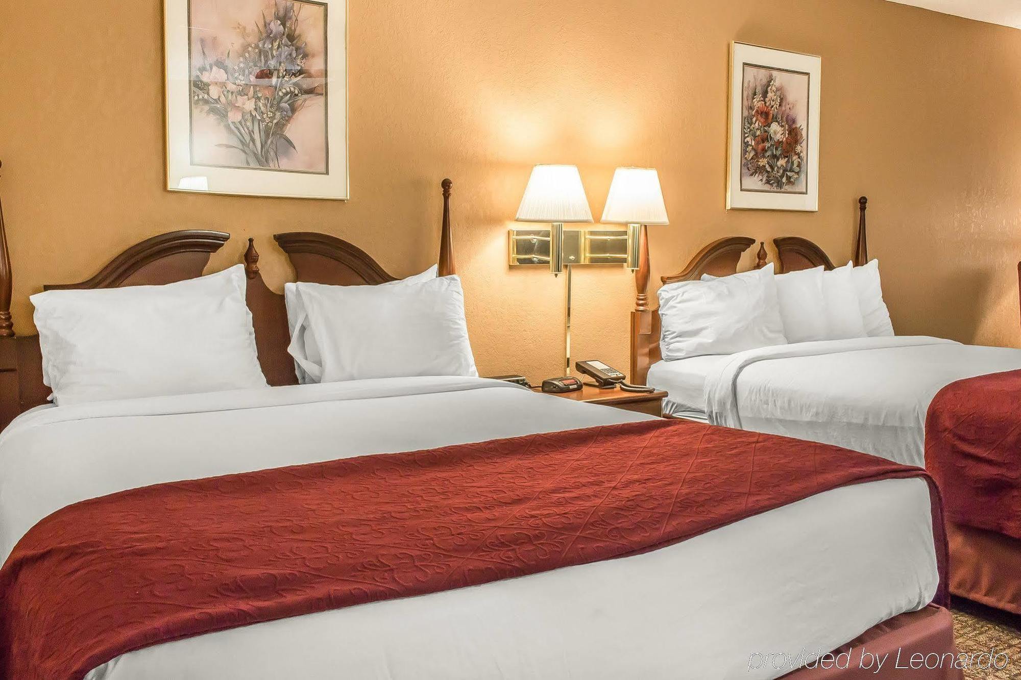 Fairbridge Inn & Suites Poconos Страудсберг Экстерьер фото